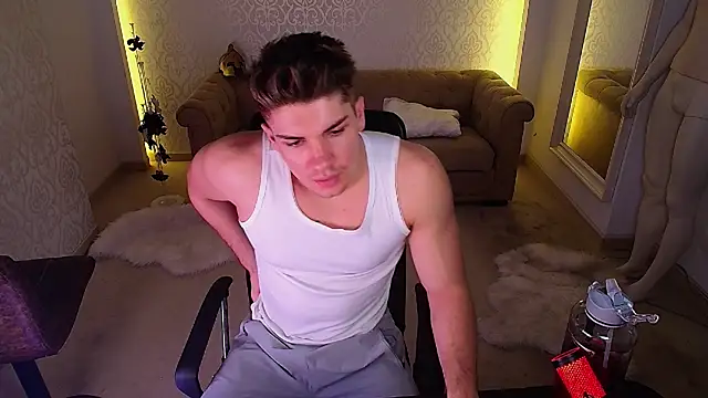 MaxKaiden live sex cam