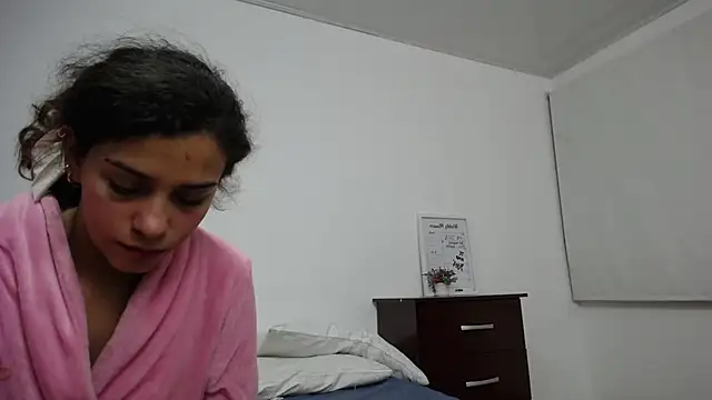 Sarabubbie live sex cam