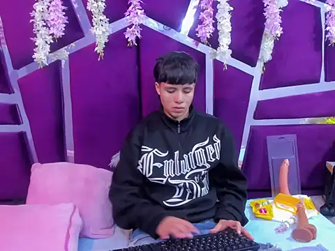 Bruno_Cruzz live sex cam