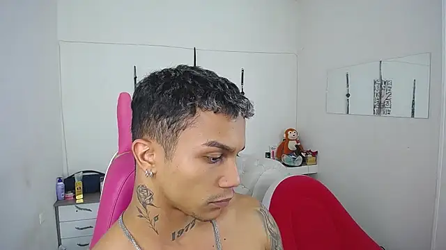 Leonard_Price live sex cam