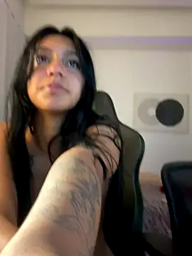 Nahomy_cute1 live sex cam