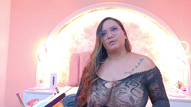 MiaLaurents live sex cam