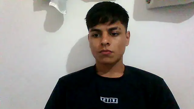 Logan_Jhonson live sex cam