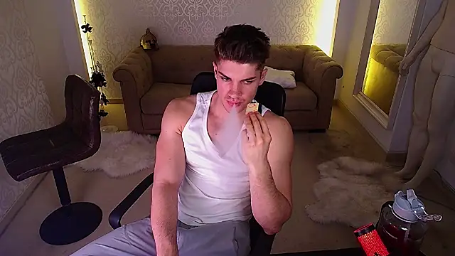 MaxKaiden live sex cam