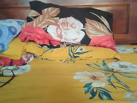 Nuttysub live sex cam