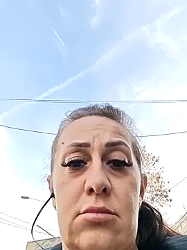 AvaDivaMilf live sex cam