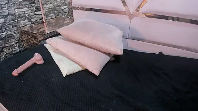 Danny_Luxx live sex cam