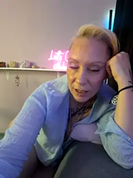 JaninaSecrets_ live sex cam