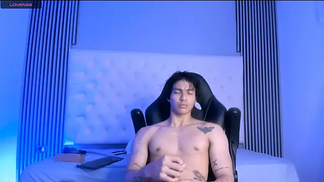 toji_luxxer live sex cam