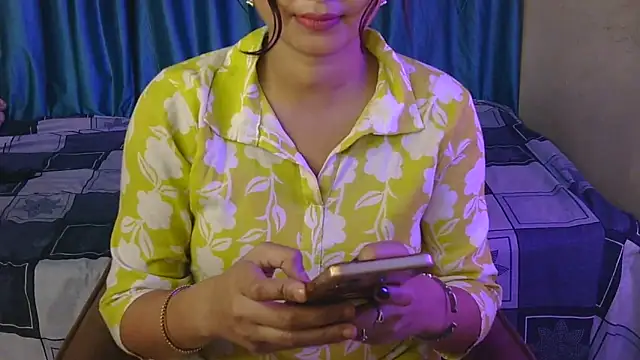 priya-kumari22 live sex cam