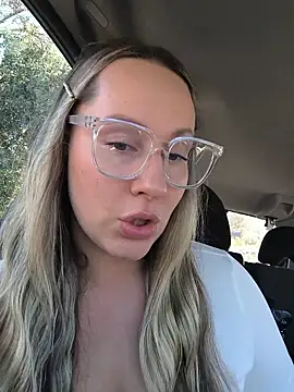 Mona_Plus live sex cam