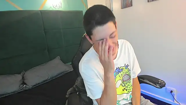 Andrew_Wolff live sex cam