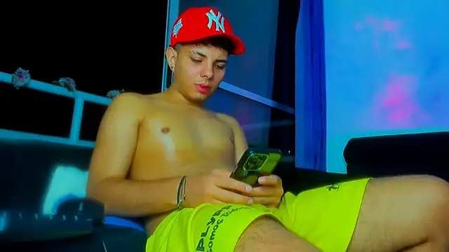 Alessandro_1610 live sex cam