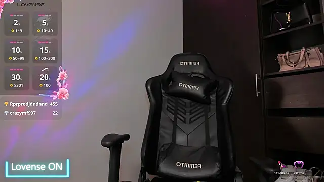 MeganDaviees live sex cam