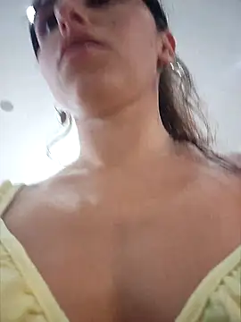 Izabella_Bella live sex cam