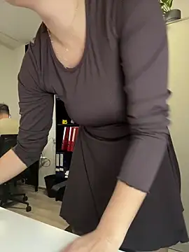 Hii_Lolla live sex cam