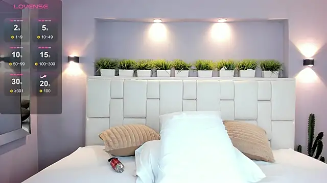 LunnaBlake live sex cam