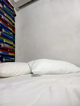 NaughtyBarbie19 live sex cam