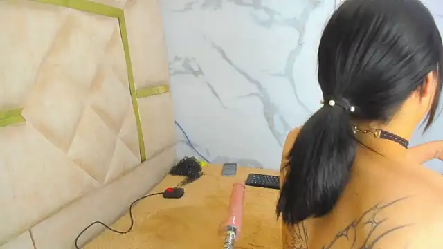 Allisonts69 live sex cam