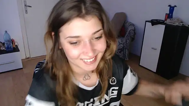 Aliens4twenty live sex cam