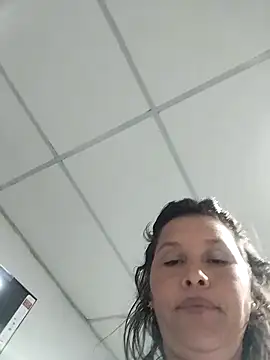 Paola-Lond live sex cam