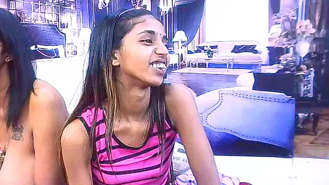 IndianSexySlender live sex cam