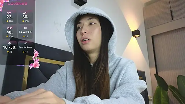 TrishaRey live sex cam