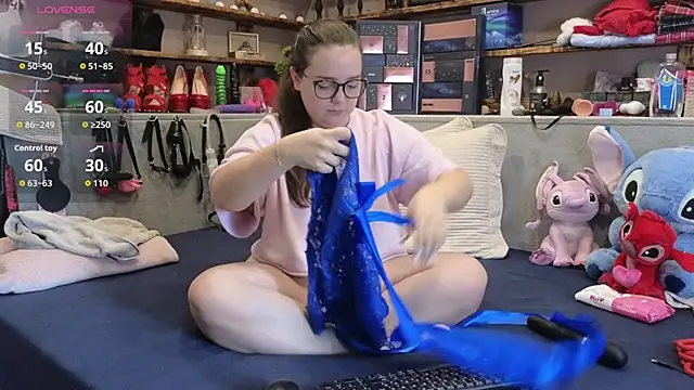 Kimberly-Caprice live sex cam