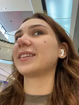 QuitieLia live sex cam