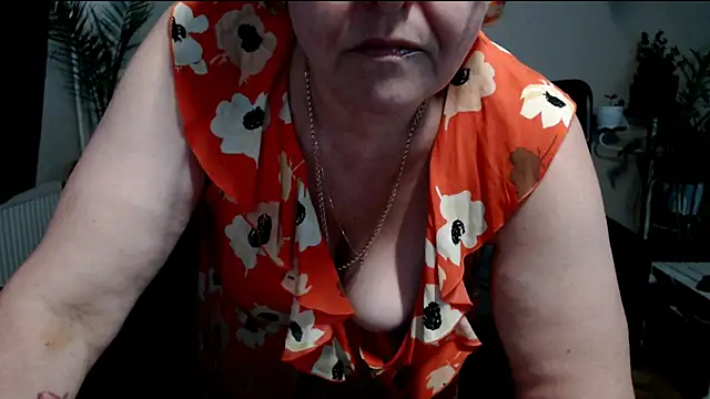 JoannaAndNeighbour live sex cam