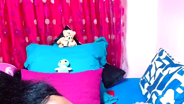 SLUTTYROXY live sex cam