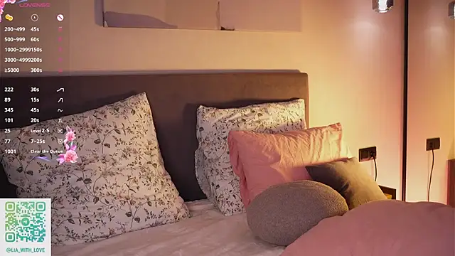 HollisBeckett live sex cam