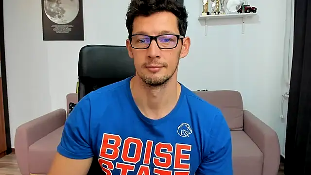 BrutusK08 live sex cam