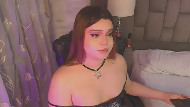 Maxxxine1 live sex cam