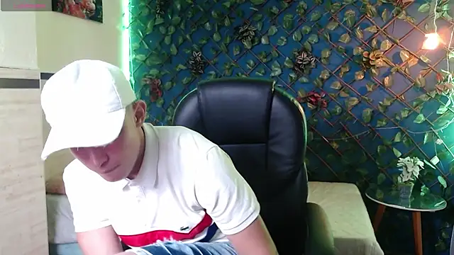 Garuo_18 live sex cam