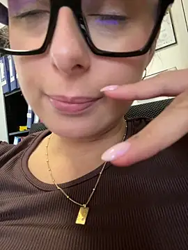 Hii_Lolla live sex cam