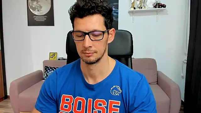 BrutusK08 live sex cam