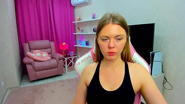 Strawberrye live sex cam