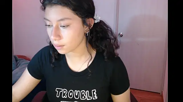 Ivonnybonn live sex cam