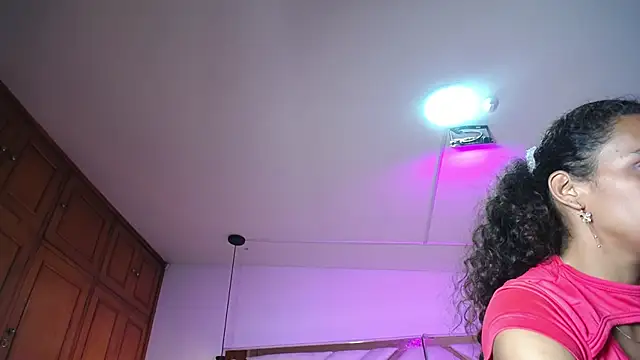 luxurycoupl live sex cam