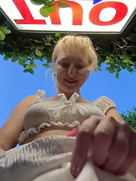 RonnieKiss live sex cam