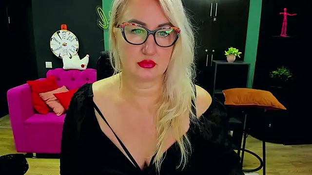 ChristyBrooks live sex cam