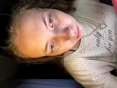 Holy_Poly live sex cam