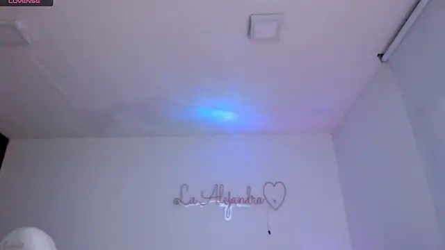 alee_lenoxx live sex cam