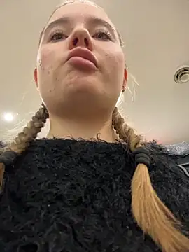 StephanieMur live sex cam