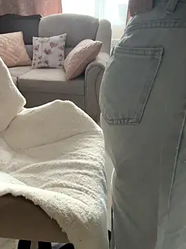 JuicyGamess live sex cam