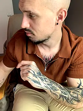 AssHunter4k live sex cam