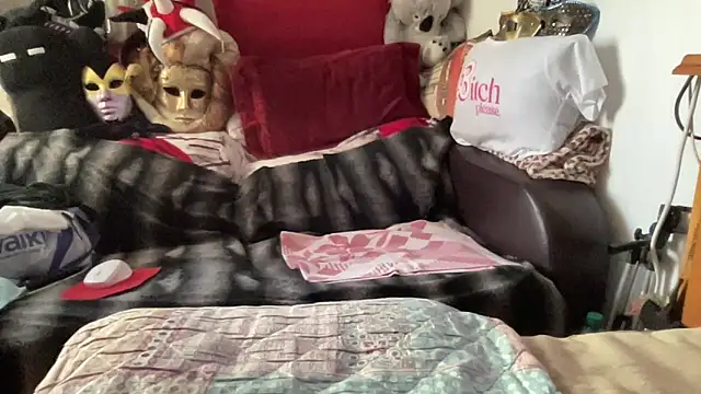 EroticVenetian live sex cam