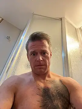 DILFiGuess1 live sex cam