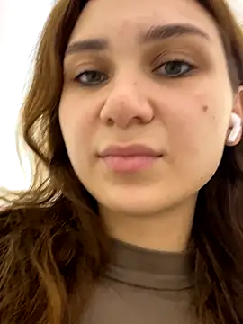 QuitieLia live sex cam